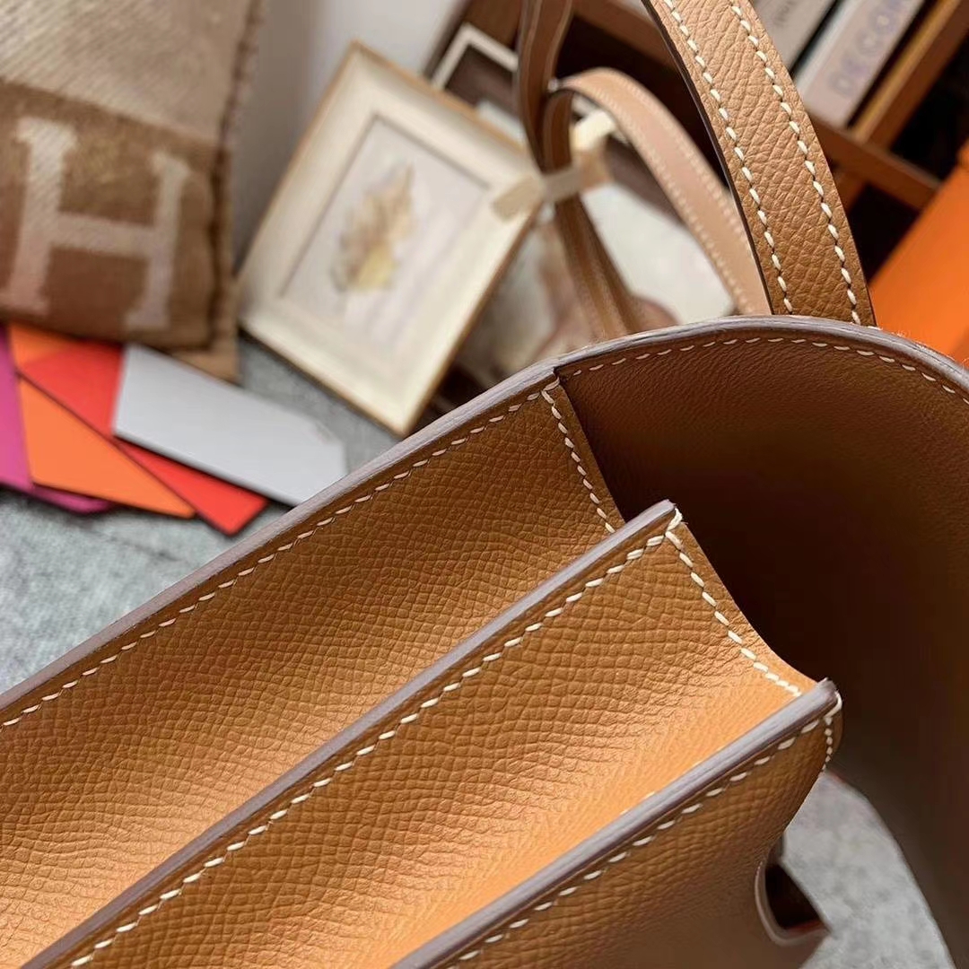 Hermès（爱马仕）C37金棕色 原厂御用顶级Epsom 皮 Constance 26 金扣