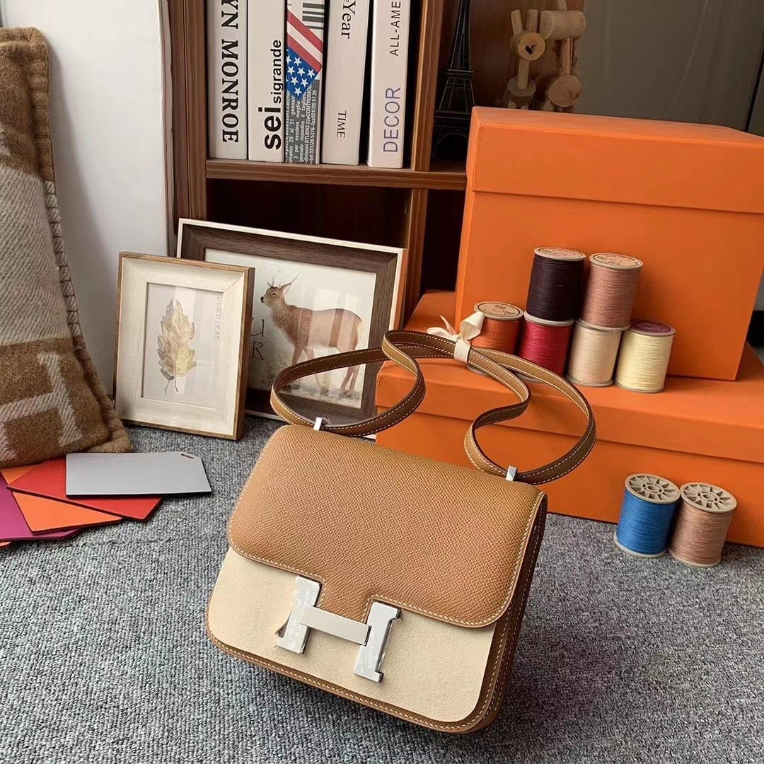Hermès（爱马仕）C37金棕色 原厂御用顶级Epsom 皮 Constance 19 金扣 现货