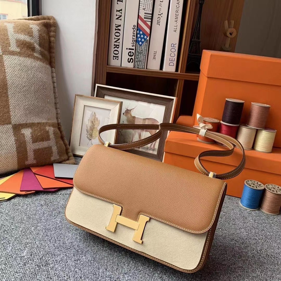 Hermès（爱马仕）C37金棕色 原厂御用顶级Epsom 皮 Constance 26 金扣