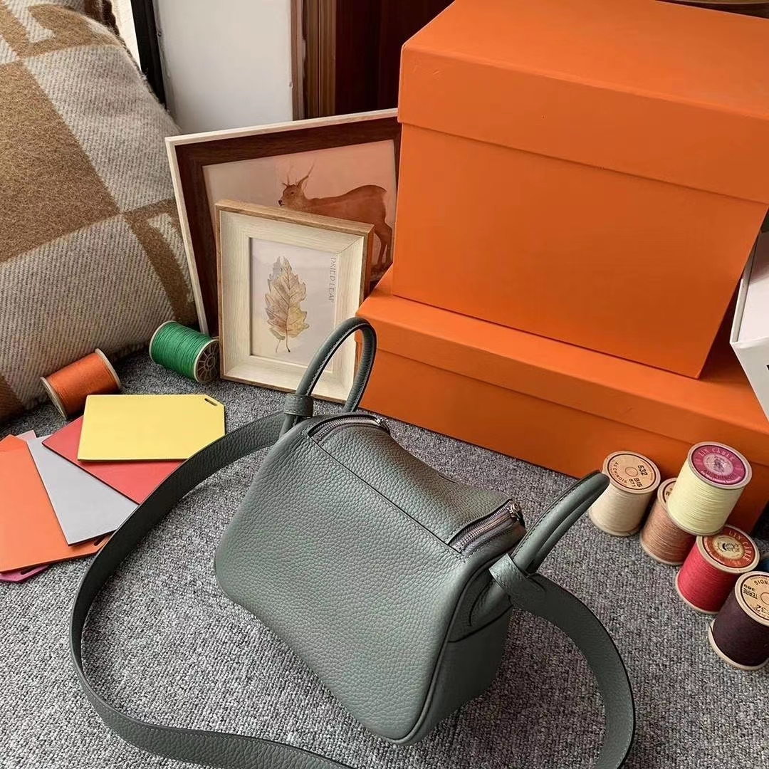 Hermès（爱马仕）杏绿色 原厂御用顶级TC皮 Mini Lindy 银扣 现货
