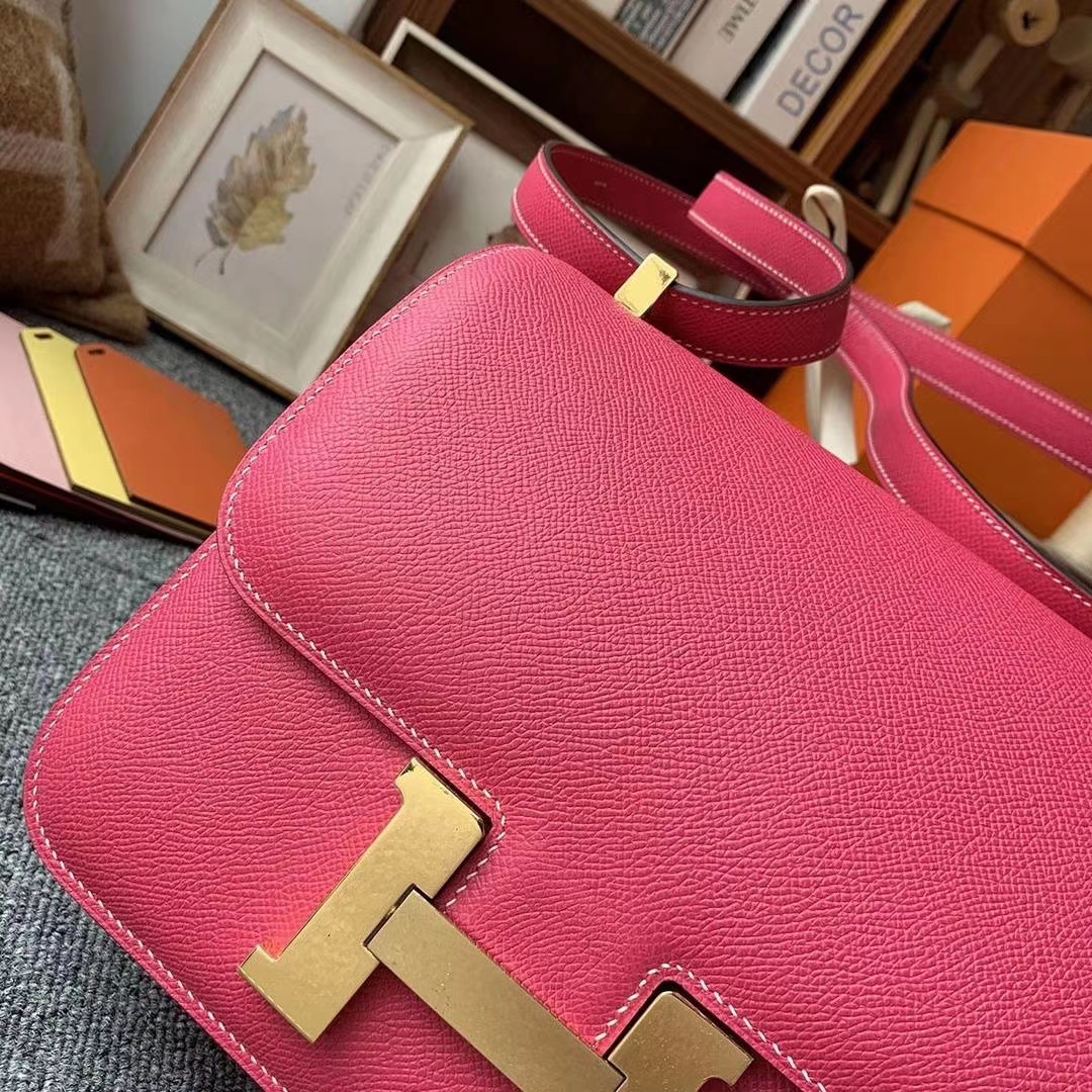 Hermès（爱马仕）E5糖果粉 原厂御用顶级Epsom 皮 Constance 24 金扣