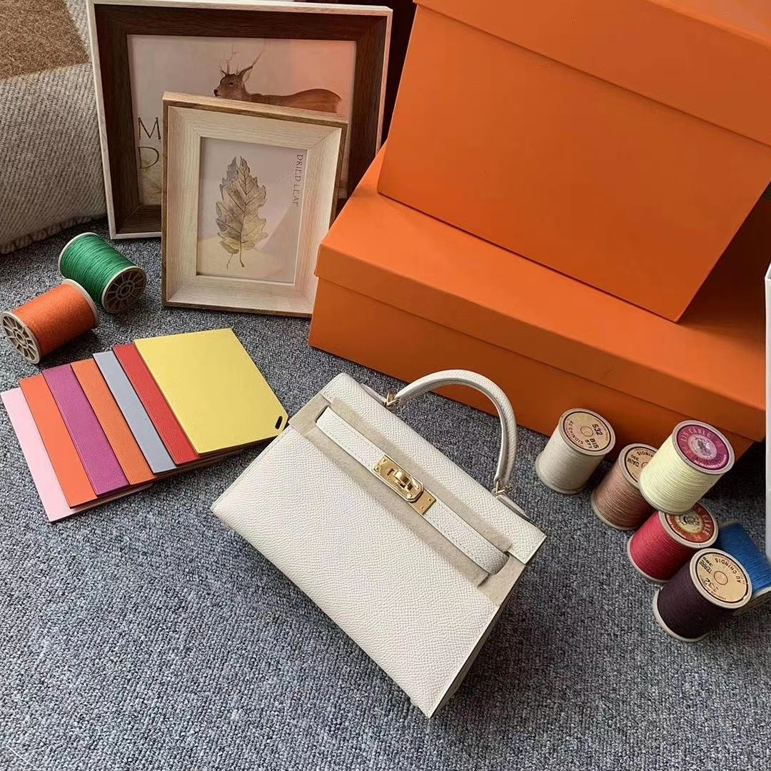 Hermès（爱马仕）奶昔白 原厂御用顶级Epsom 皮 Mini Kelly 二代 金扣 银扣 现货
