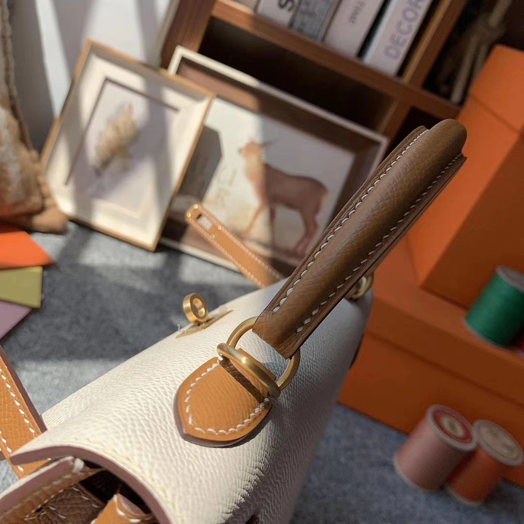Hermès（爱马仕）奶昔白拼金棕色 原厂御用顶级Epsom 皮 Kelly 25 外缝 金拉丝扣