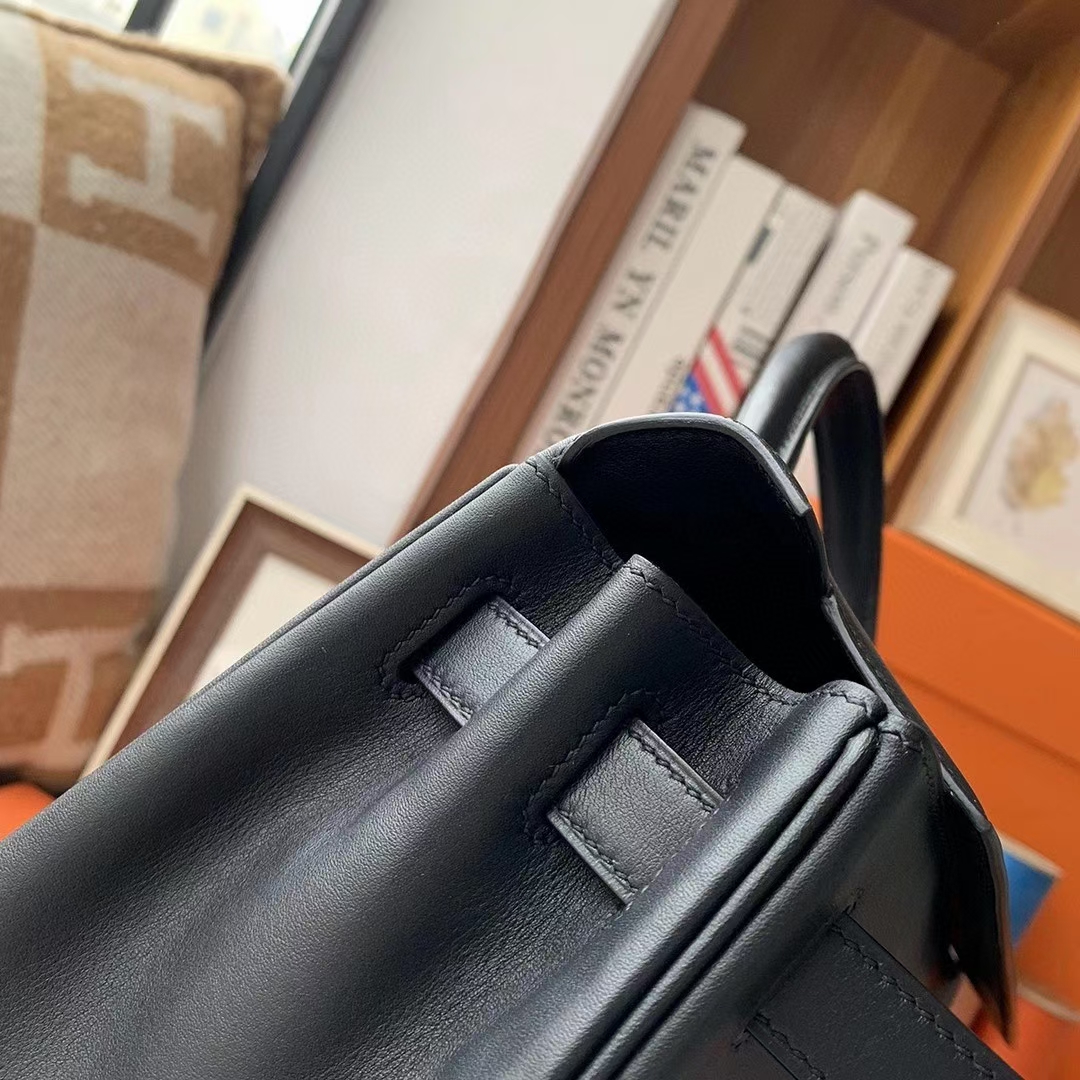 Hermès（爱马仕）CK89黑色 原厂御用顶级Swift 皮 Kelly 28 金扣