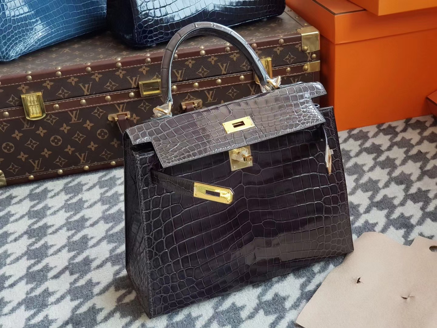 Hermès（爱马仕）Kelly 28 鳄鱼 铅笔灰 金扣