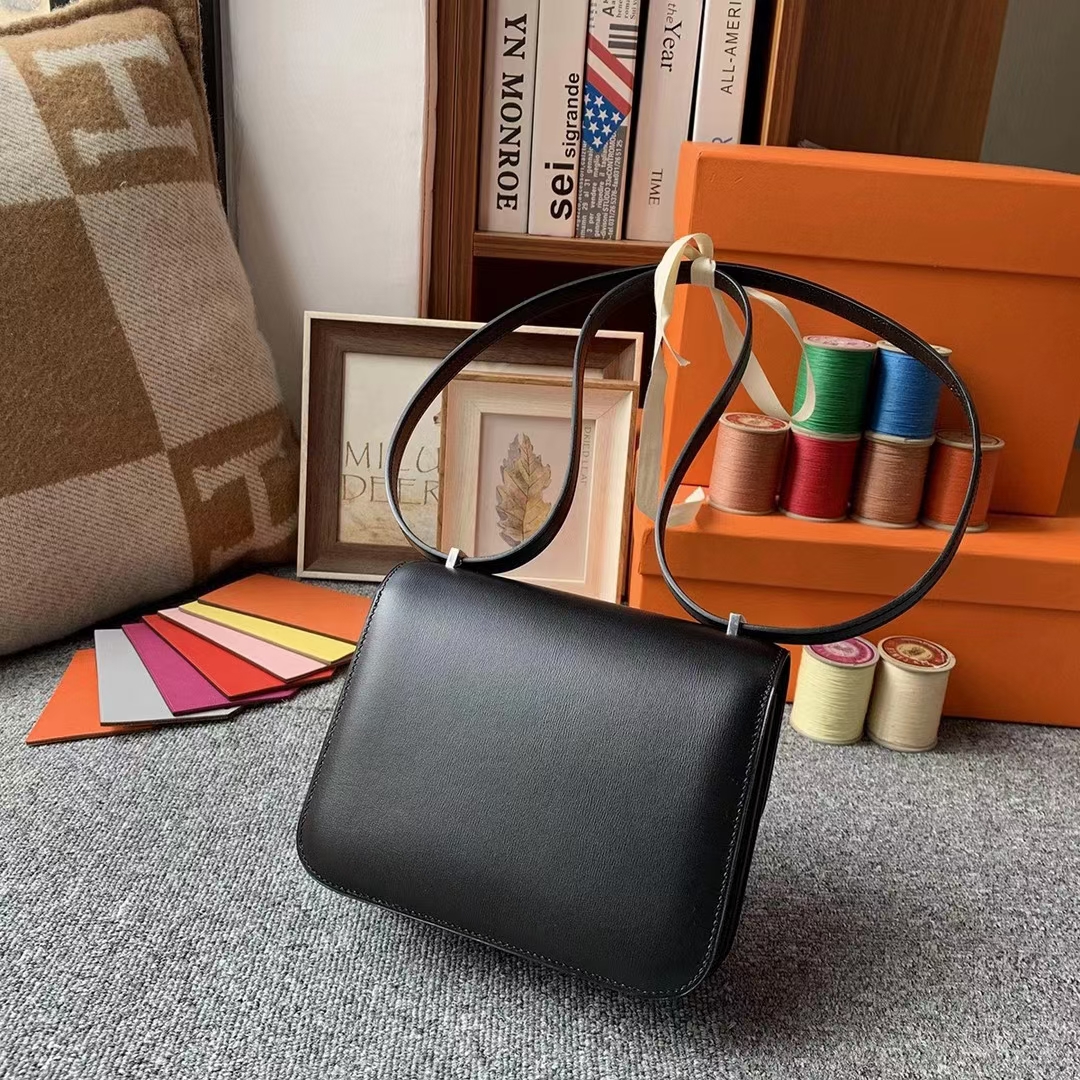 Hermès（爱马仕）CK89黑色 原厂御用顶级Box 皮 Constance 19 银扣 现货