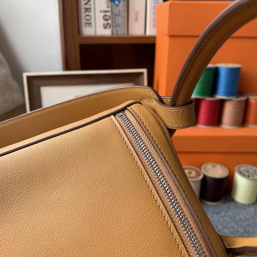 Hermès（爱马仕）芝麻黄拼柠檬黄 原厂御用顶级Swift 皮 Lindy 26 银扣