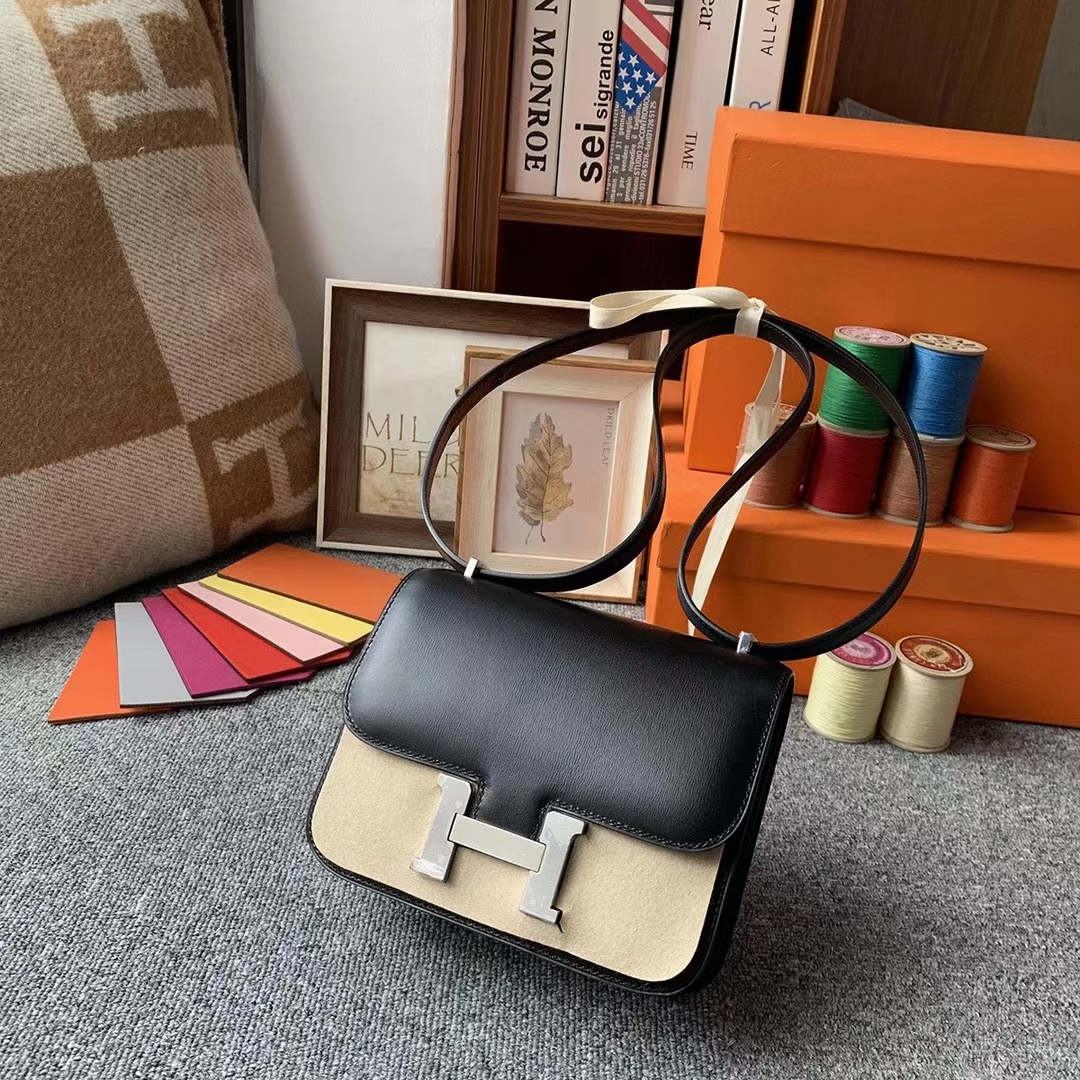 Hermès（爱马仕）CK89黑色 原厂御用顶级Box 皮 Constance 19 银扣 现货