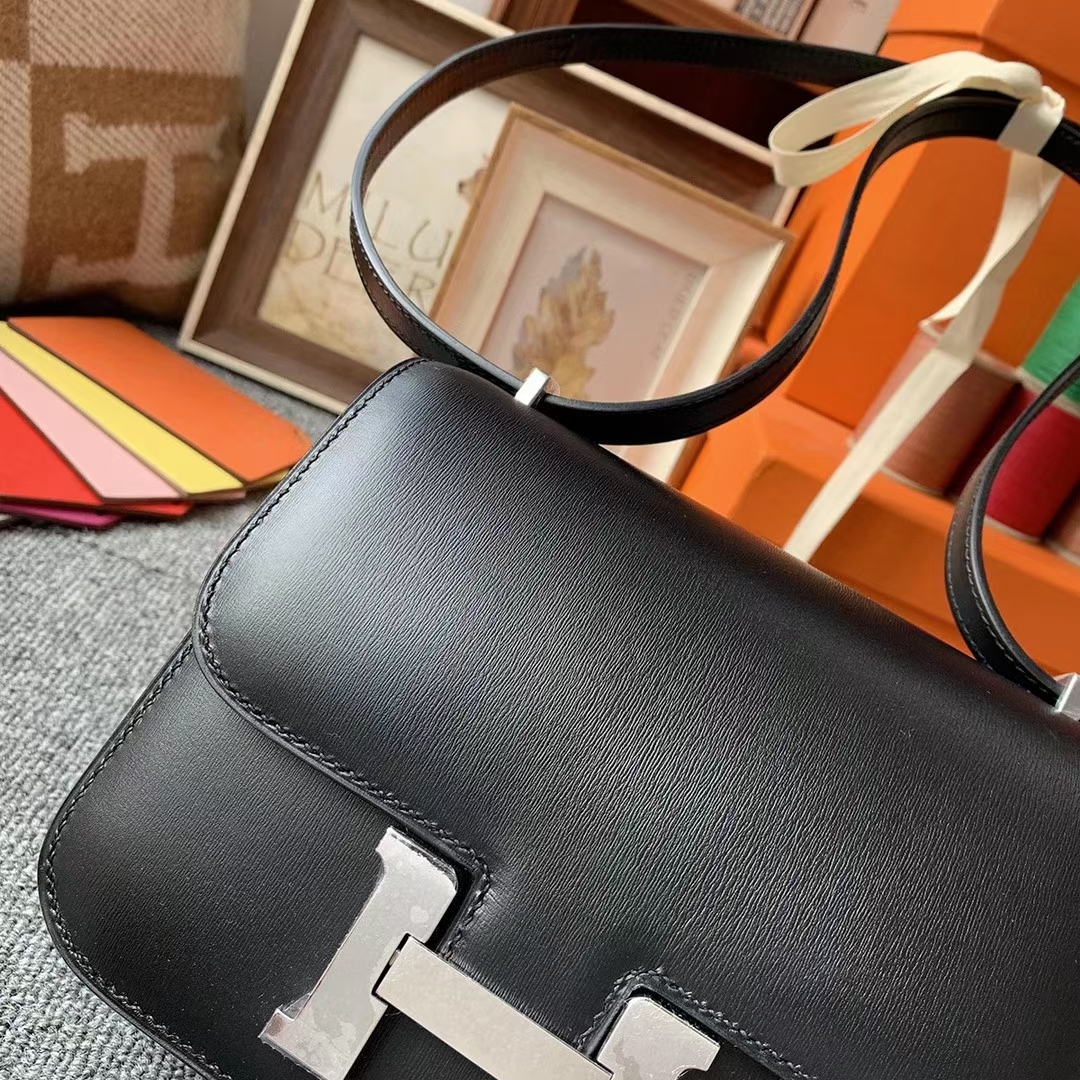 Hermès（爱马仕）CK89黑色 原厂御用顶级Box 皮 Constance 19 银扣 现货