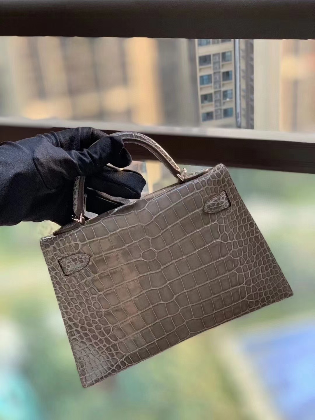 Hermès（爱马仕）CK81斑鸠灰 美洲鳄亮光  Mini Kelly 二代 银扣