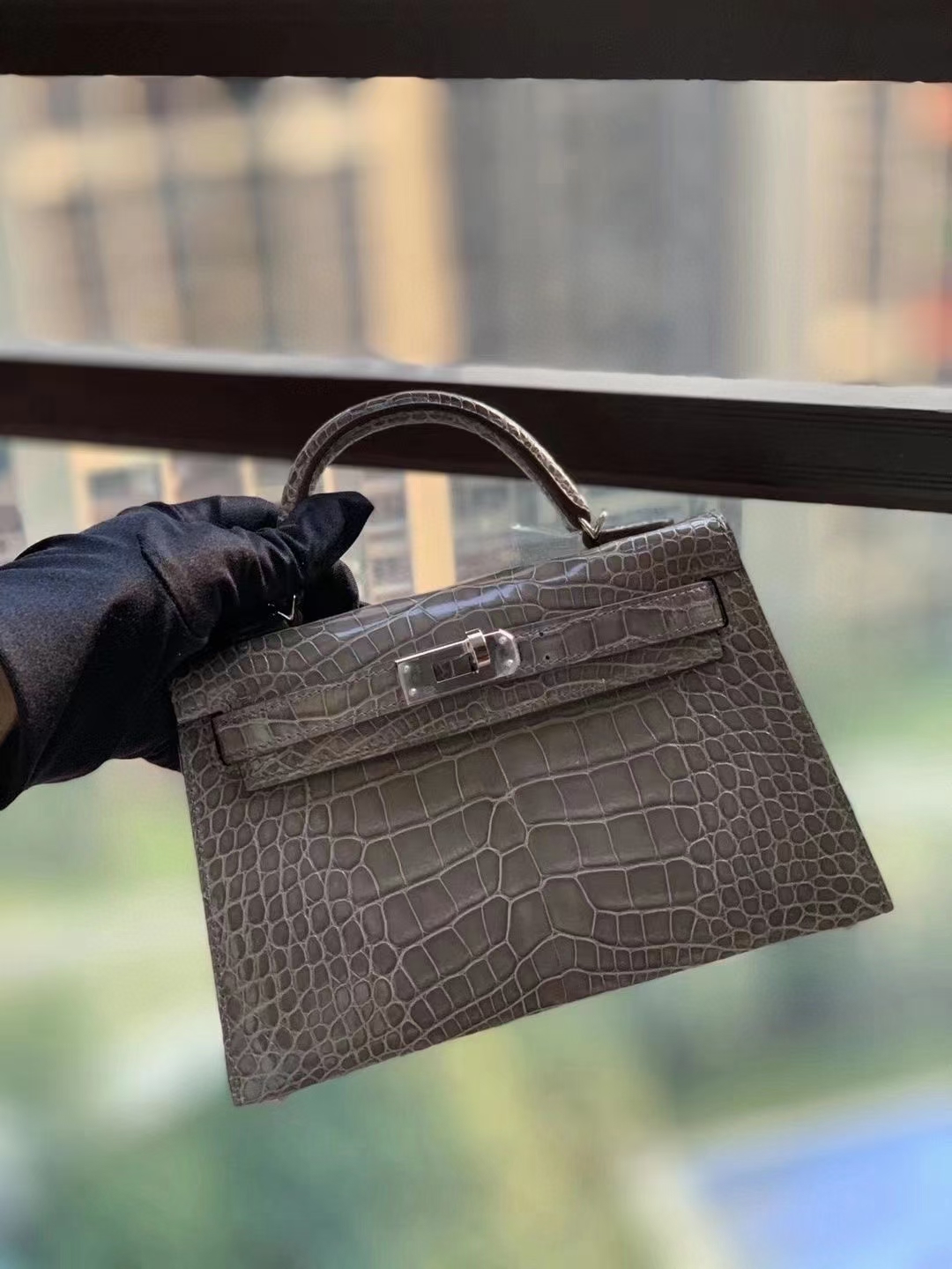 Hermès（爱马仕）CK81斑鸠灰 美洲鳄亮光  Mini Kelly 二代 银扣