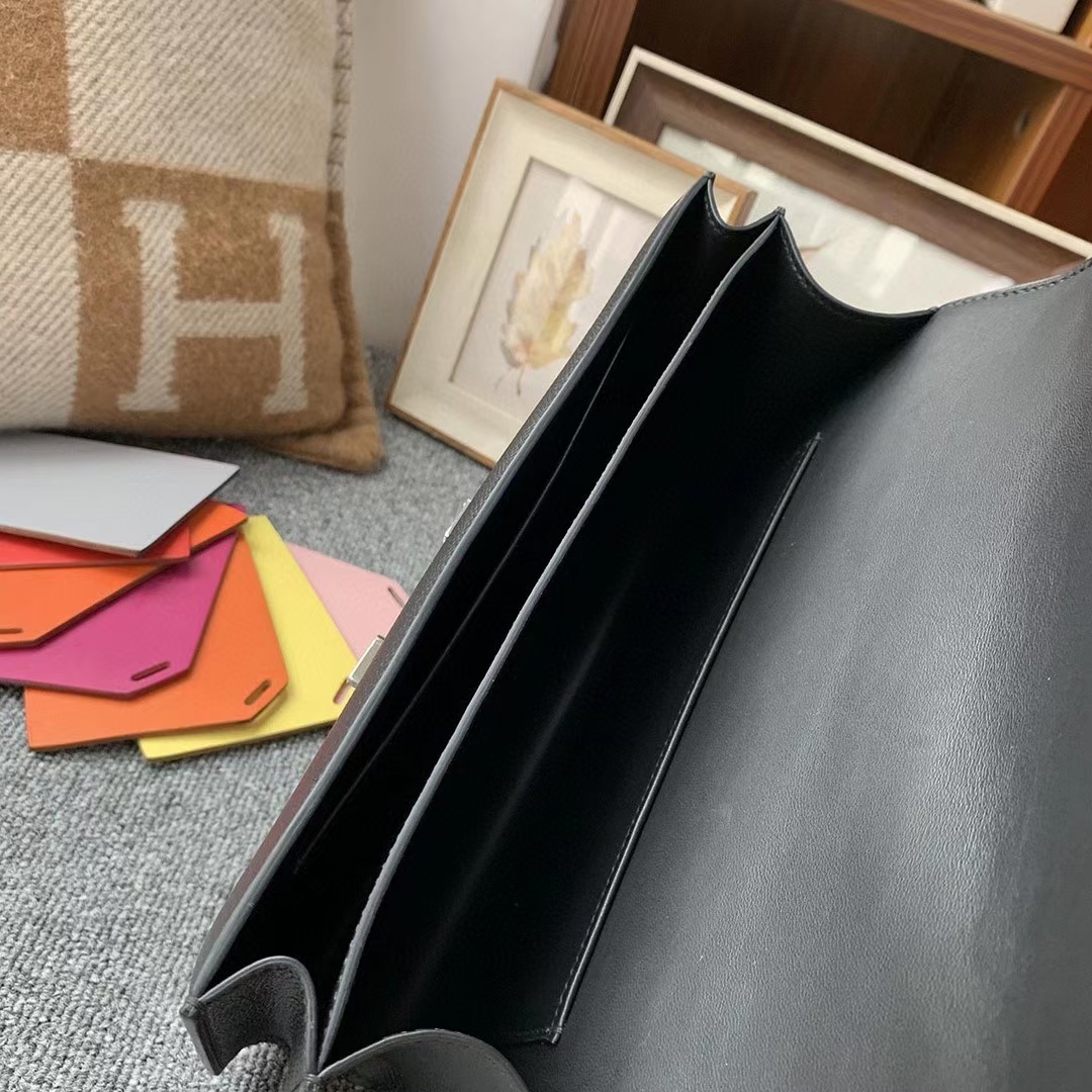 Hermès（爱马仕）CK89黑色 原厂御用顶级Epsom 皮 Constance 26 银扣