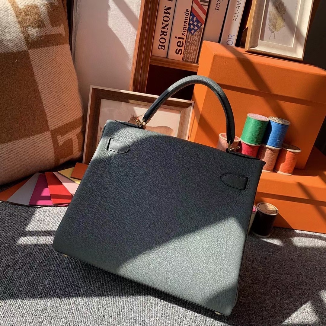 Hermès（爱马仕）杏绿色 原厂御用顶级小牛皮 Kelly 28 金扣