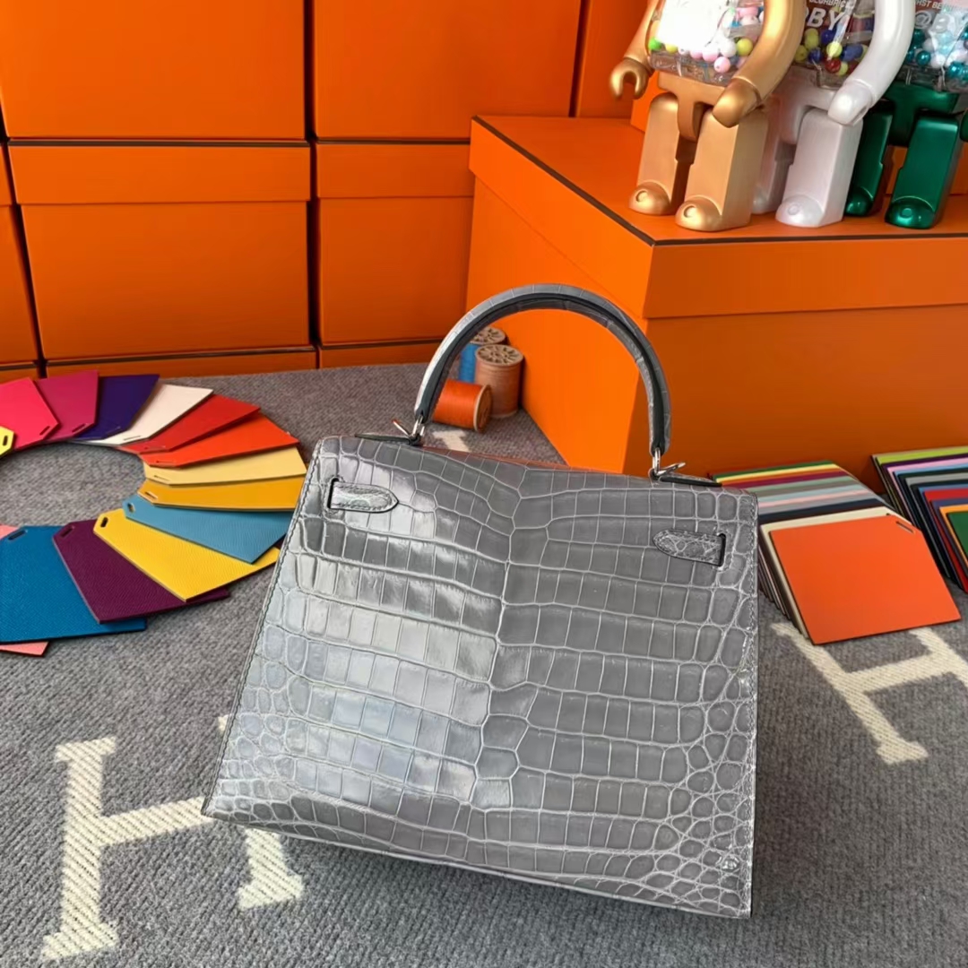 Hermès（爱马仕）Kelly 凯莉包 海鸥灰 尼罗鳄两点 银扣 25cm 现货