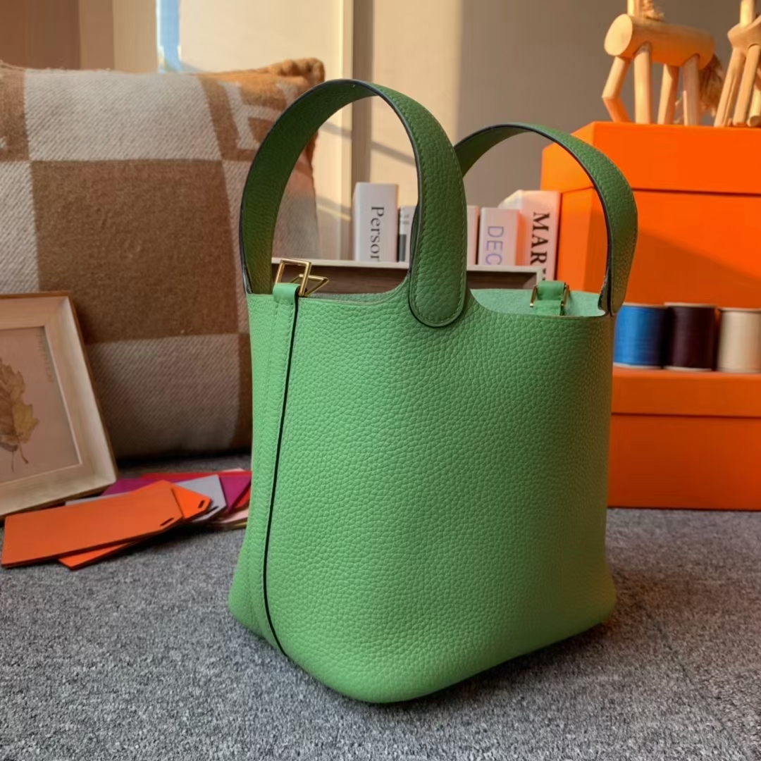 Hermès（爱马仕）Picotin Lock 菜篮子 牛油果绿 原厂御用顶级TC皮 18cm 金扣 现货