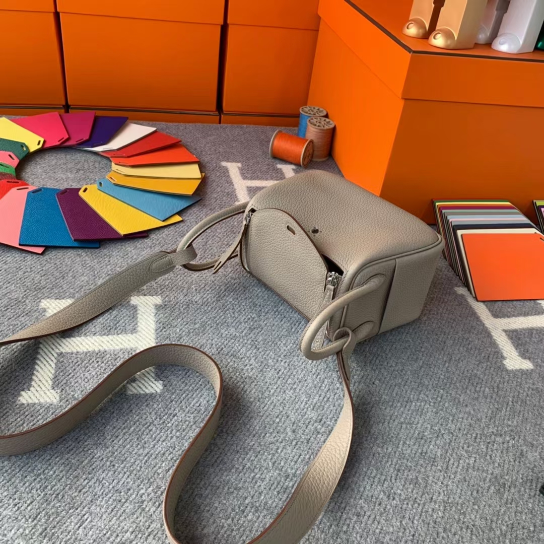 Hermès（爱马仕）Mini Lindy 迷你琳迪 M8沥青灰 原厂御用顶级Tc皮 银扣 现货