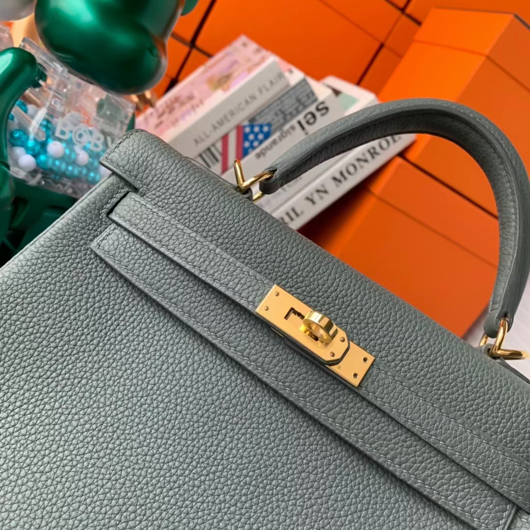 Hermès（爱马仕）Kelly 凯莉包 杏绿色 原厂御用顶级小牛皮 银扣 25cm
