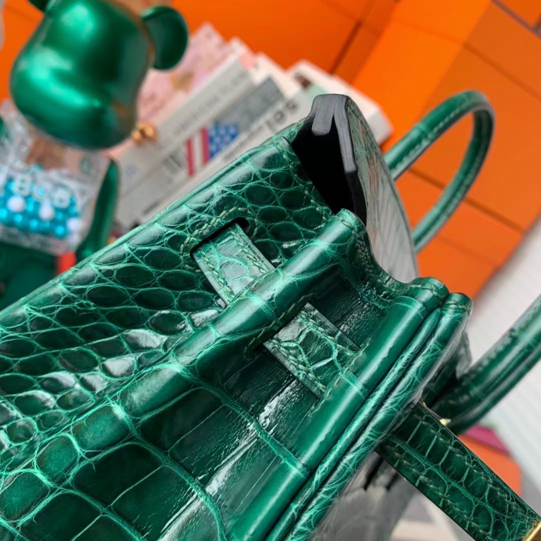 Hermès（爱马仕）Birkin 铂金包 翡翠绿 原厂御用顶级亮面鳄鱼皮 金扣 25cm 现货