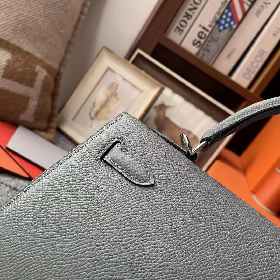 Hermès（爱马仕）Kelly 凯莉包 杏绿色 原厂御用顶级Epsom皮 25 外缝 银扣 现货