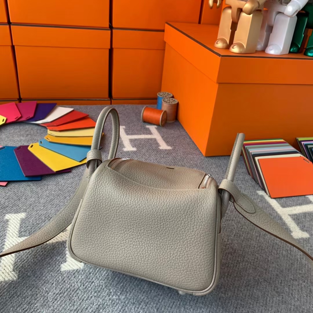 Hermès（爱马仕）Mini Lindy 迷你琳迪 M8沥青灰 原厂御用顶级Tc皮 银扣 现货
