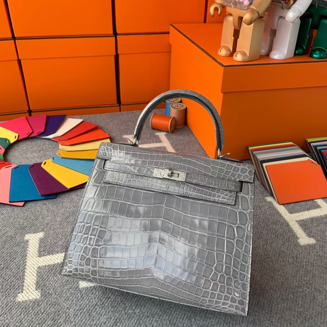 Hermès（爱马仕）Kelly 凯莉包 海鸥灰 尼罗鳄两点 银扣 25cm 现货