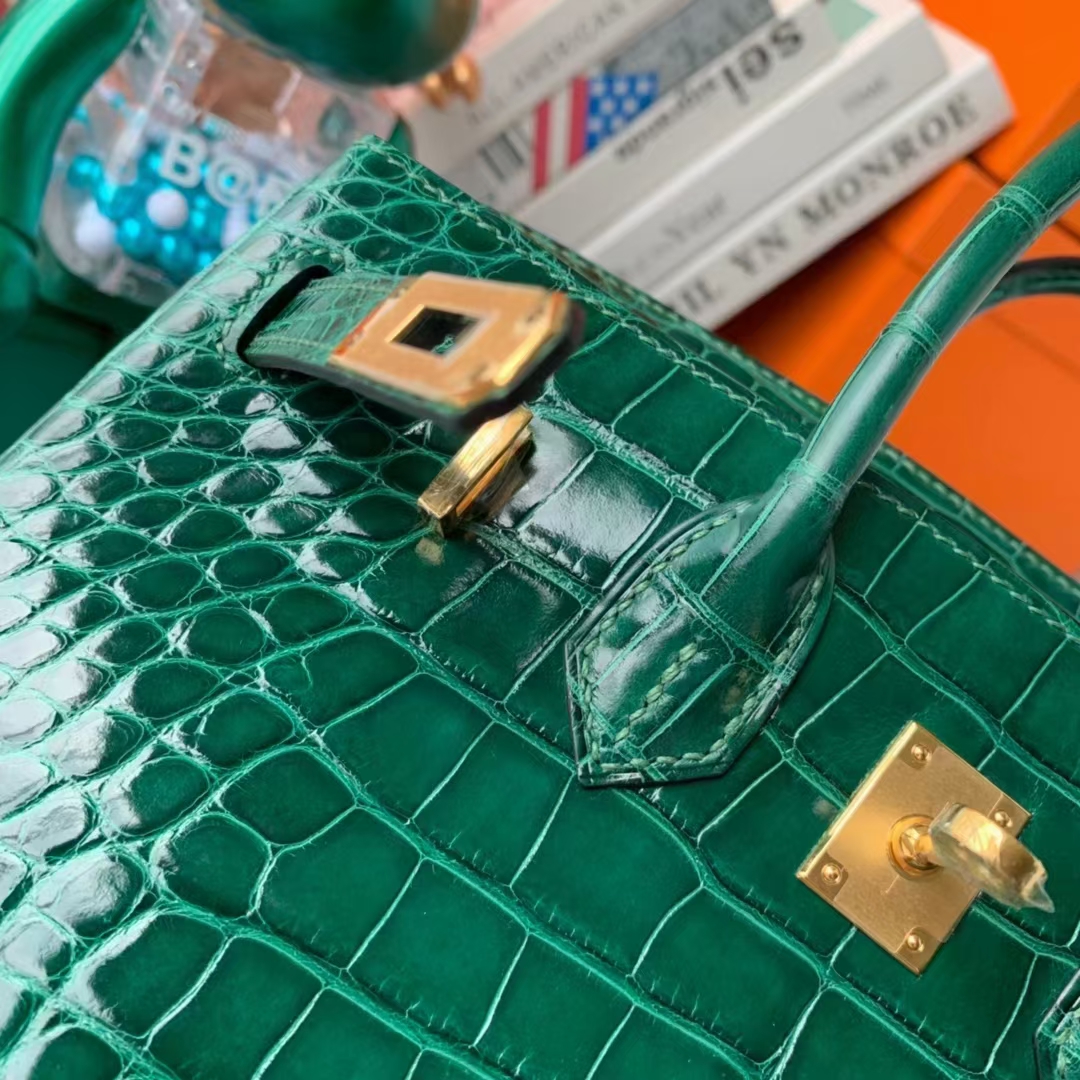 Hermès（爱马仕）Birkin 铂金包 翡翠绿 原厂御用顶级亮面鳄鱼皮 金扣 25cm 现货