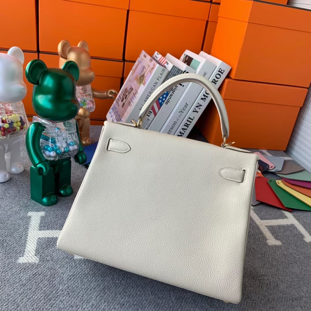 Hermès（爱马仕）Kelly 凯莉包 奶昔白 原厂御用顶级小牛皮 金扣 28cm 现货