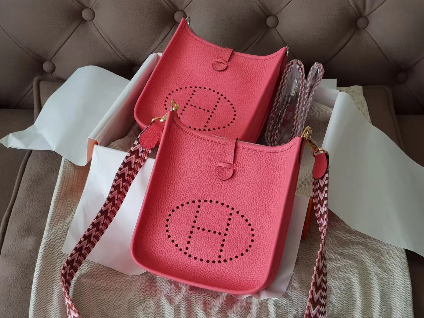 Hermès（爱马仕）mini Evelyne 迷你 伊芙琳 tc牛皮 8w 新唇膏粉色+编织肩带 16cm