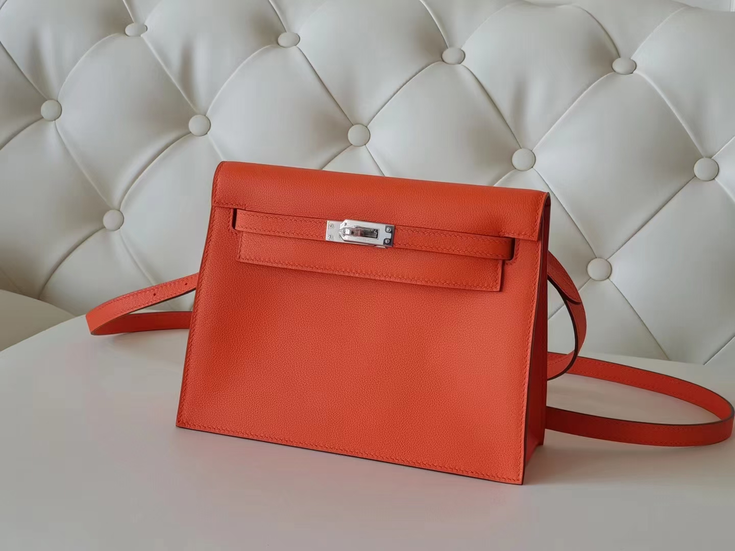 Hermès（爱马仕）Kelly danse 跳舞包 Evercolor皮 罂粟橙色 银扣