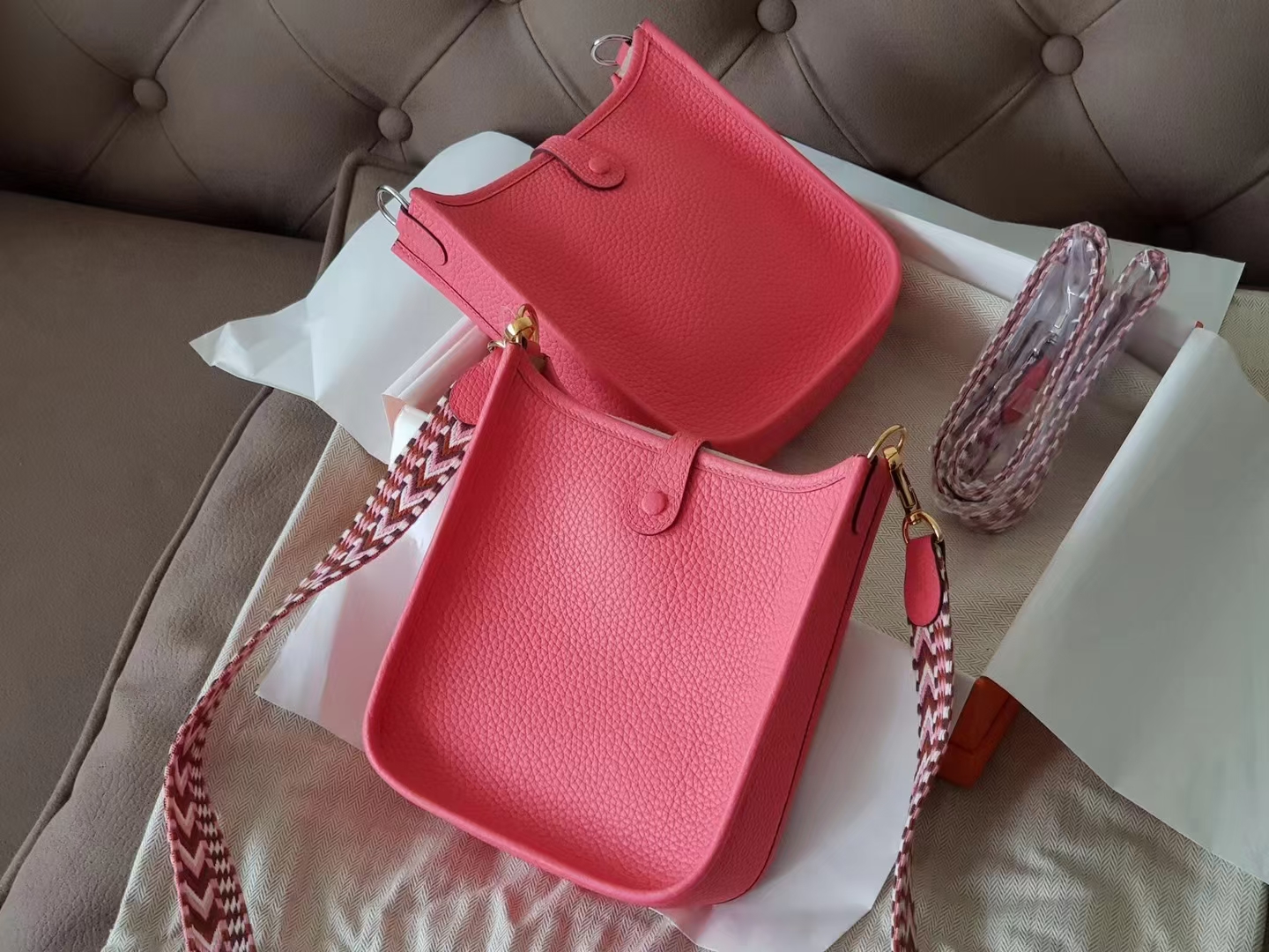 Hermès（爱马仕）mini Evelyne 迷你 伊芙琳 tc牛皮 8w 新唇膏粉色+编织肩带 16cm