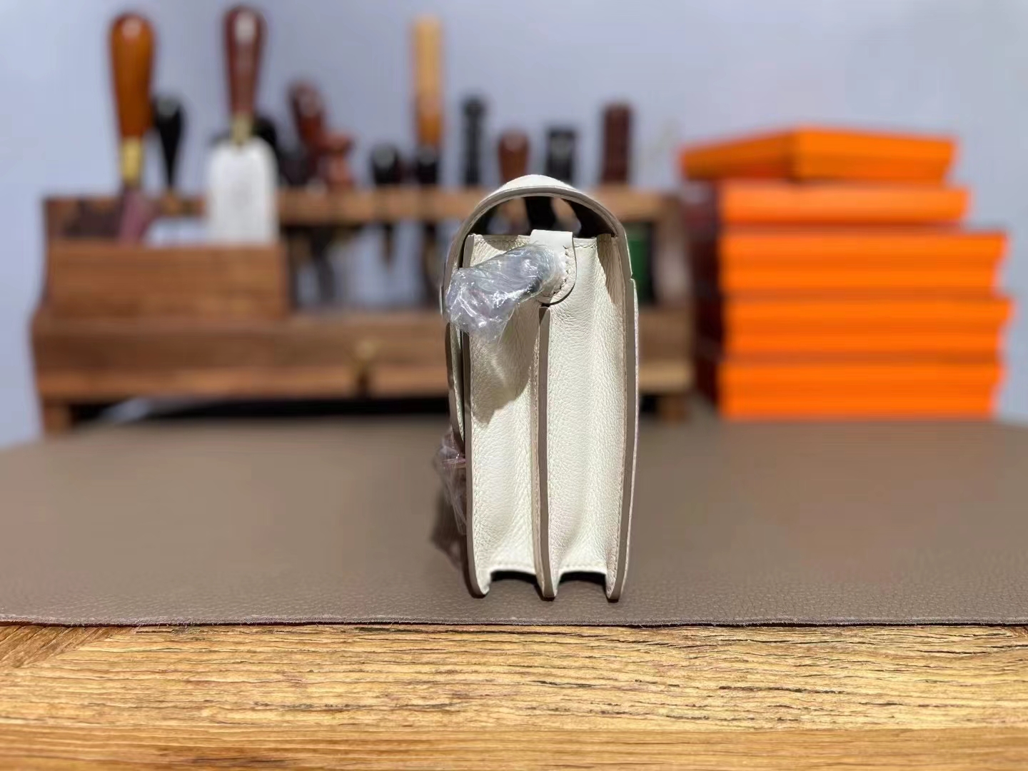 Hermès（爱马仕）Roulis 猪鼻子 冰川白 EC皮 银扣 19cm
