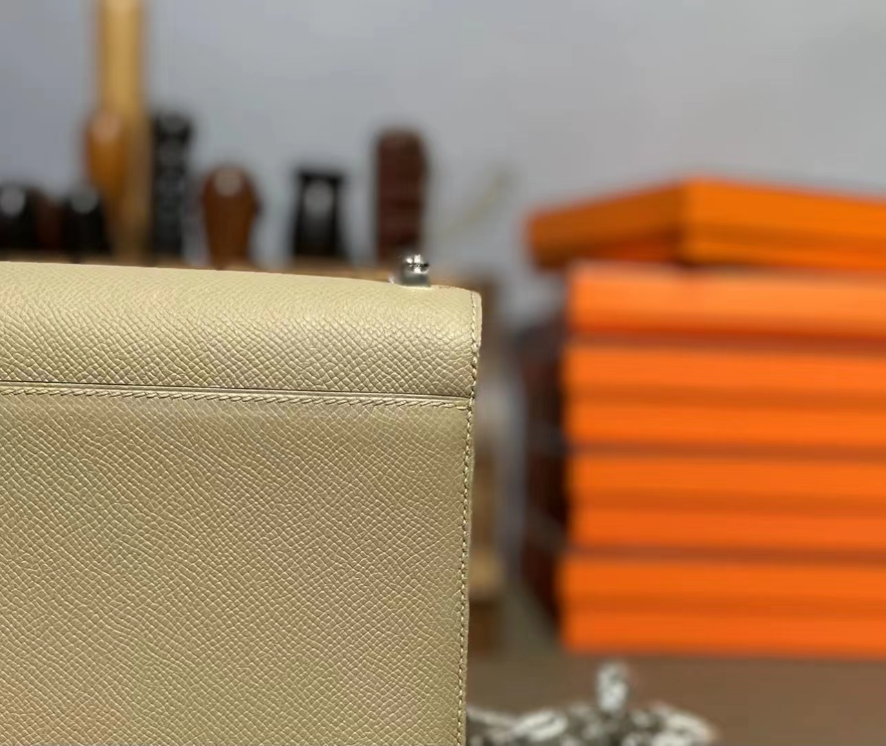 Hermès（爱马仕）Verrou 手枪包 风衣灰 Epsom皮 银扣