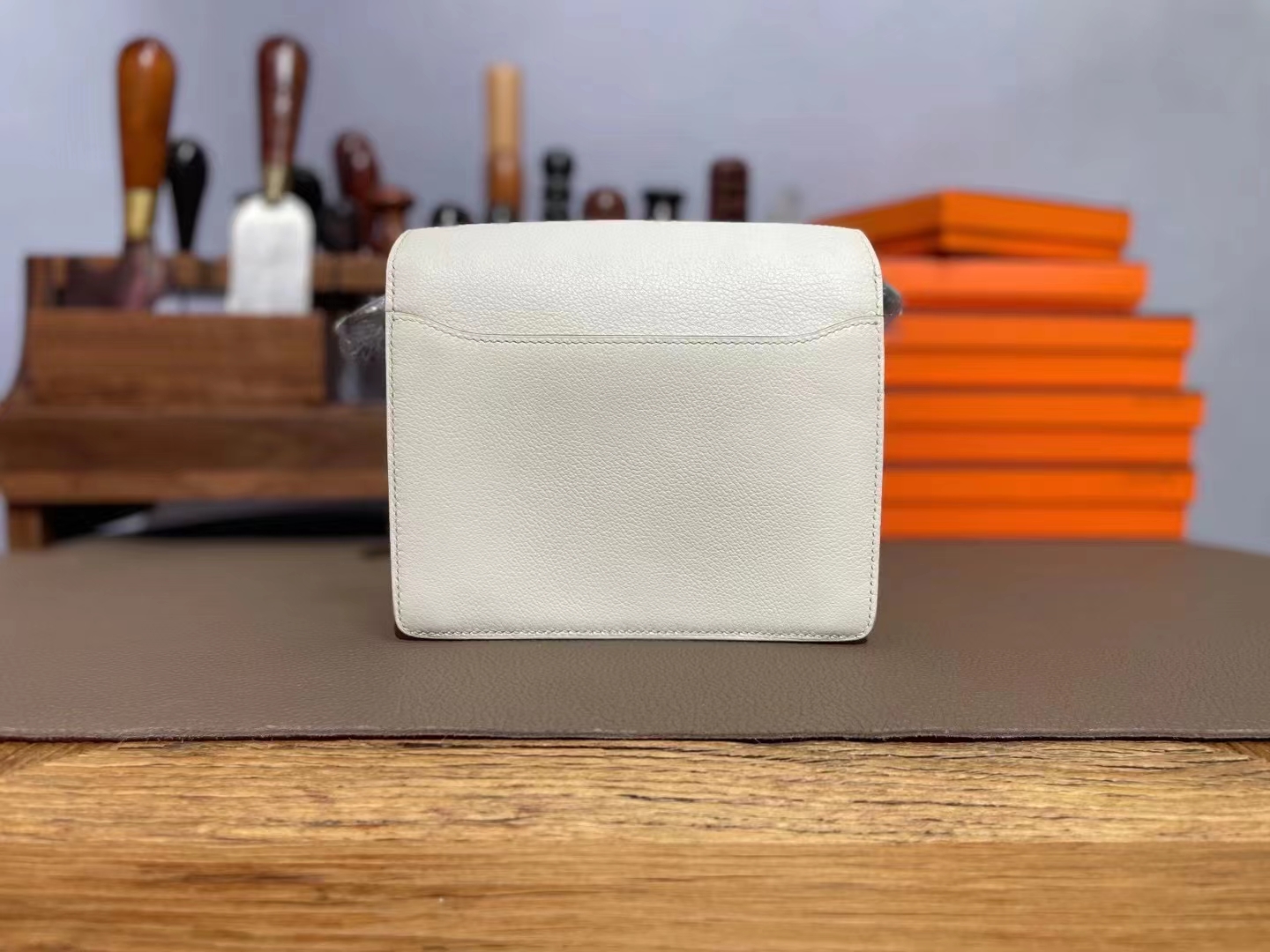 Hermès（爱马仕）Roulis 猪鼻子 冰川白 EC皮 银扣 19cm