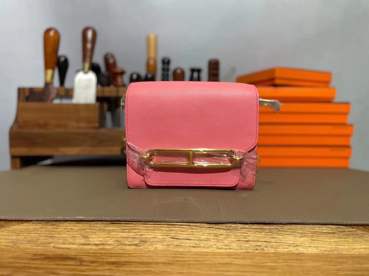 Hermès（爱马仕）Roulis 猪鼻子 新唇膏粉 EC皮 金扣 19cm