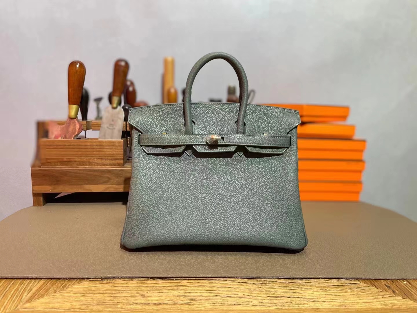 Hermès（爱马仕）Birkin 铂金包 TOGO 顶级小牛皮 杏仁绿 金扣 25cm
