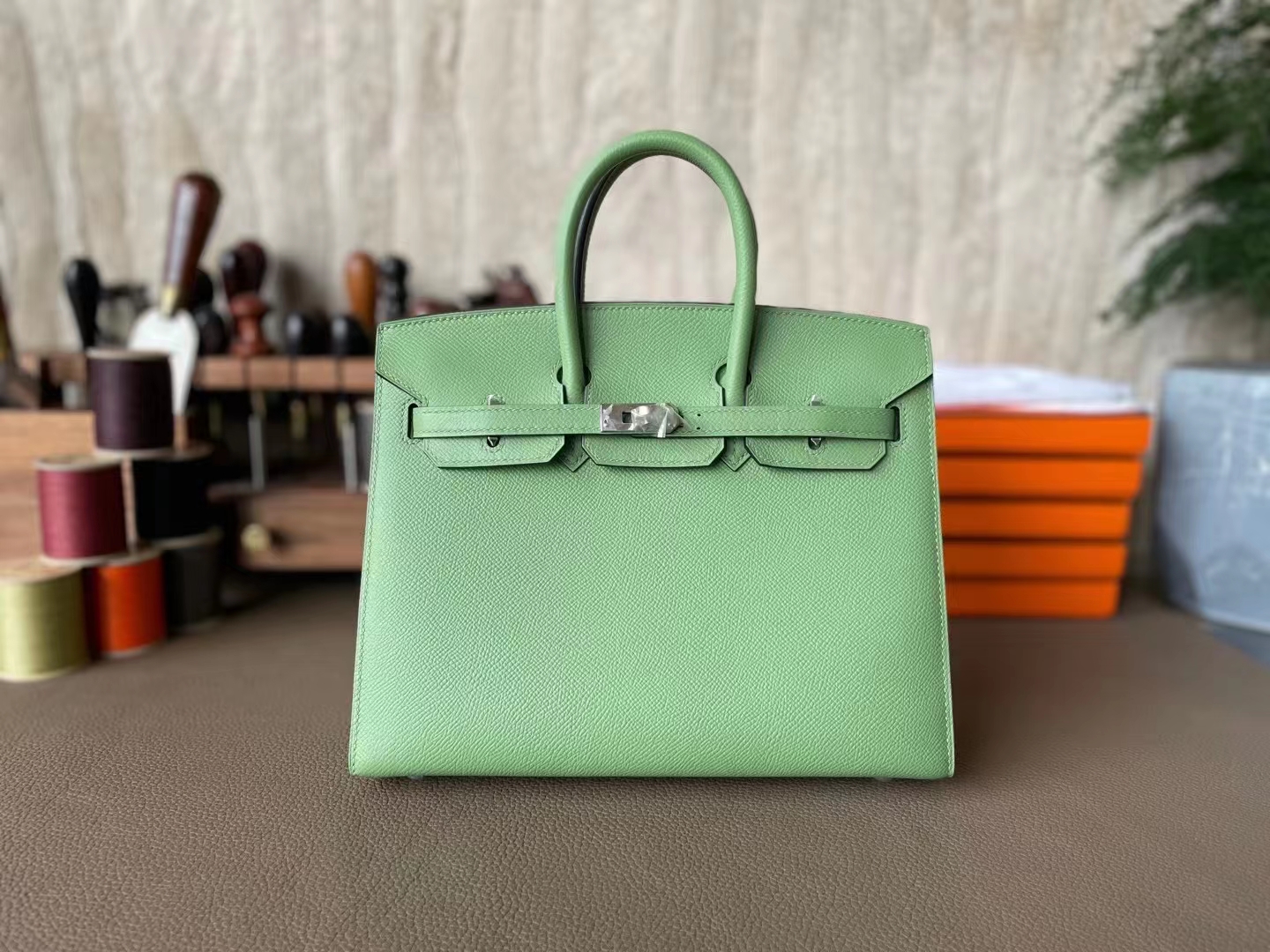 Hermès（爱马仕）Birkin 铂金包 牛油果绿 EP掌纹皮 外缝 银扣 25cm