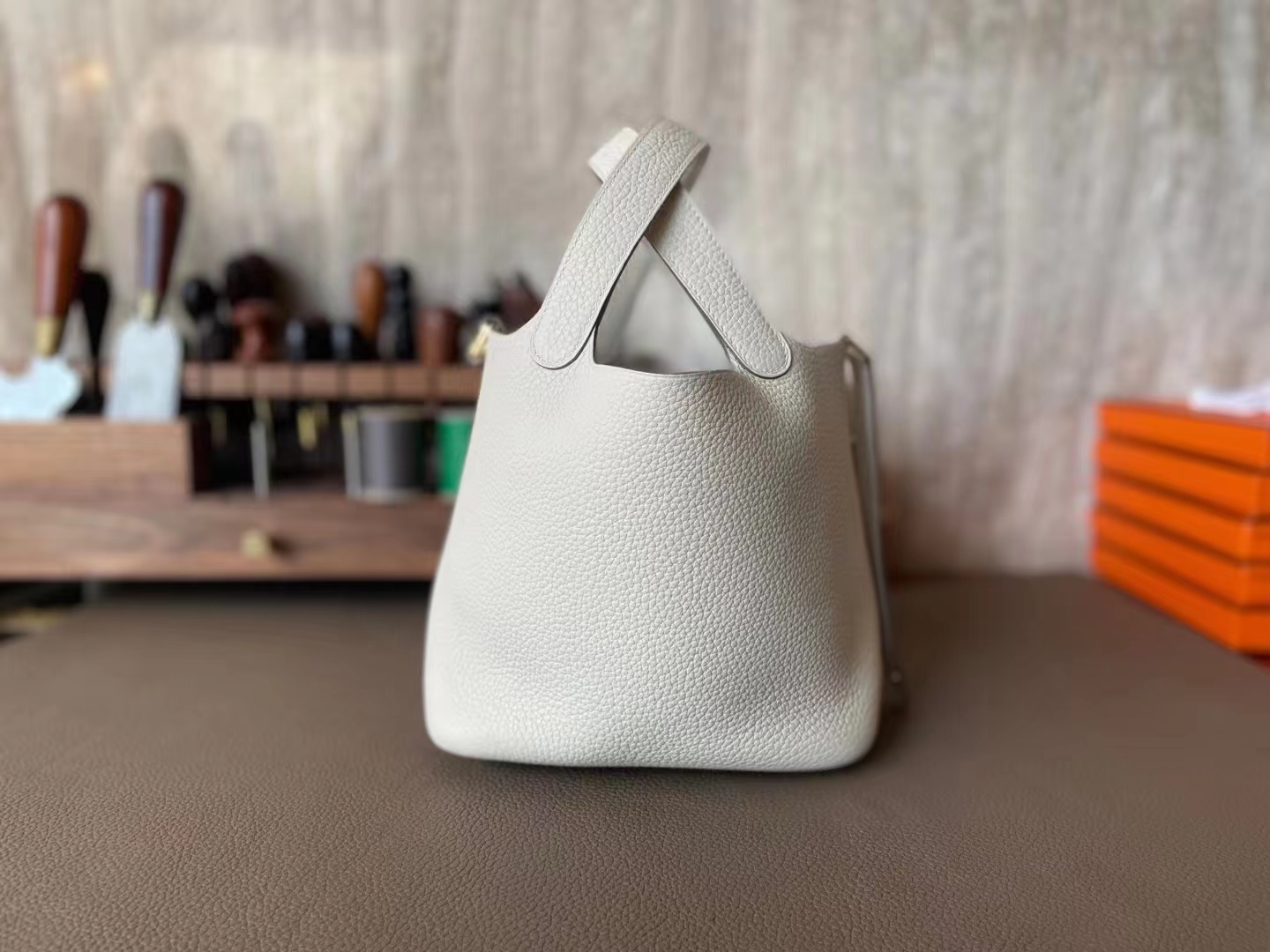 Hermès（爱马仕）Picotin 菜篮子 奶昔白 TC 大牛皮 金扣 18cm