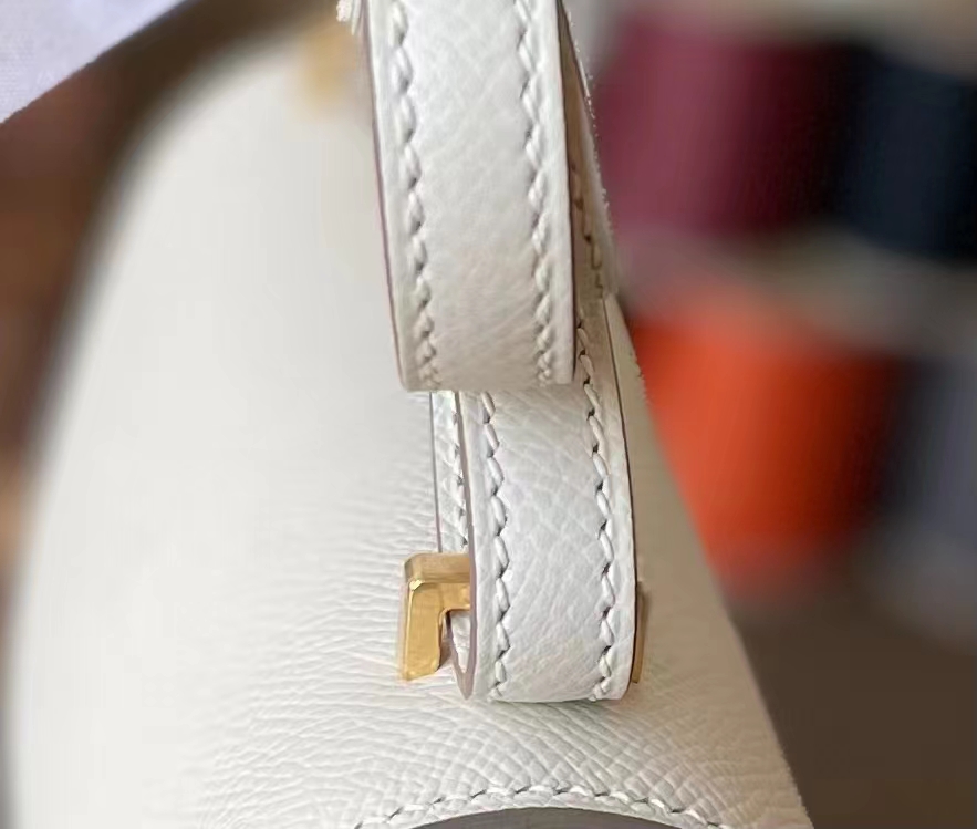 Hermès（爱马仕）Constance 小康 奶昔白 EP掌纹皮 金扣 19cm