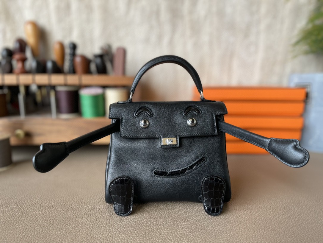 Hermès（爱马仕）Kelly doll 娃娃包 黑色 亮美洲鳄鱼 拼 Swift  银扣