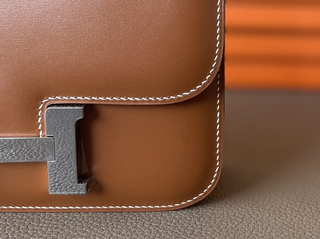 Hermès（爱马仕）Constance 小康 金棕色 BOX皮 银扣 19cm