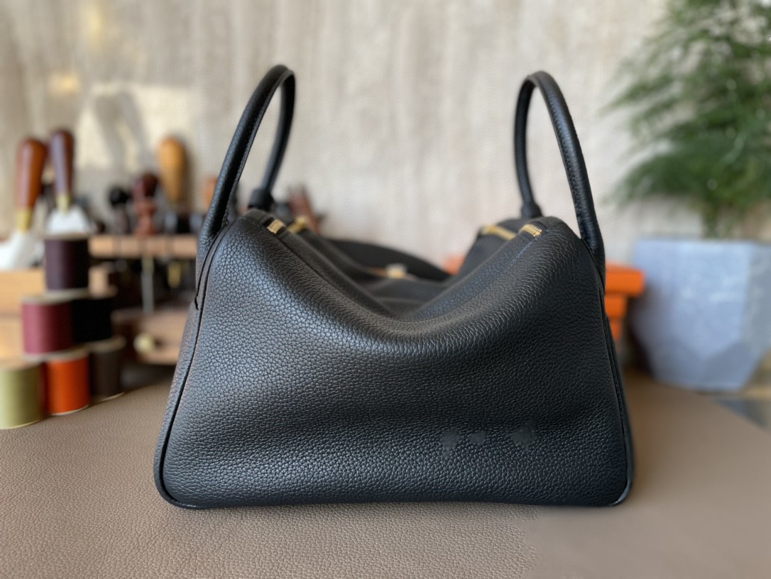 Hermès（爱马仕）Lindy 琳迪包 黑色 TC大牛皮 金扣 30cm