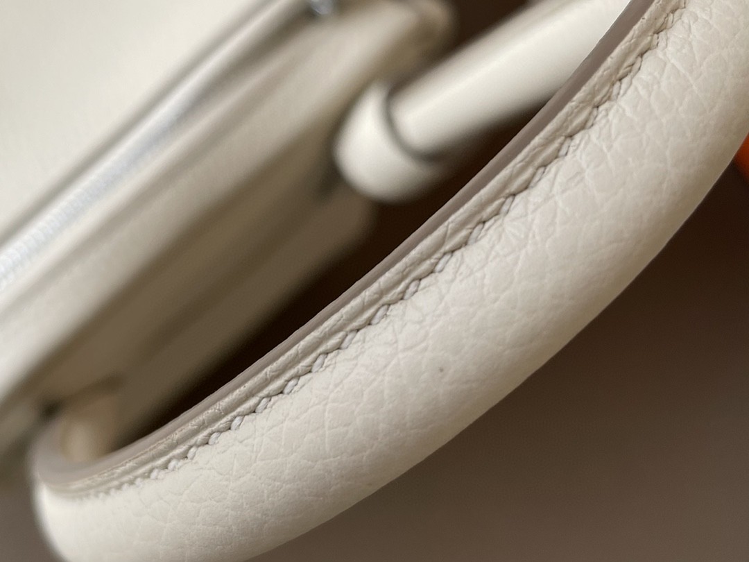 Hermès（爱马仕）Lindy 琳迪包 奶昔白 TOGO 顶级小牛皮 银扣 26cm