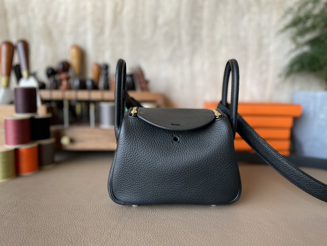 Hermès（爱马仕）Mini lindy 迷你琳迪包 黑色 TC大牛皮 金扣 20cm