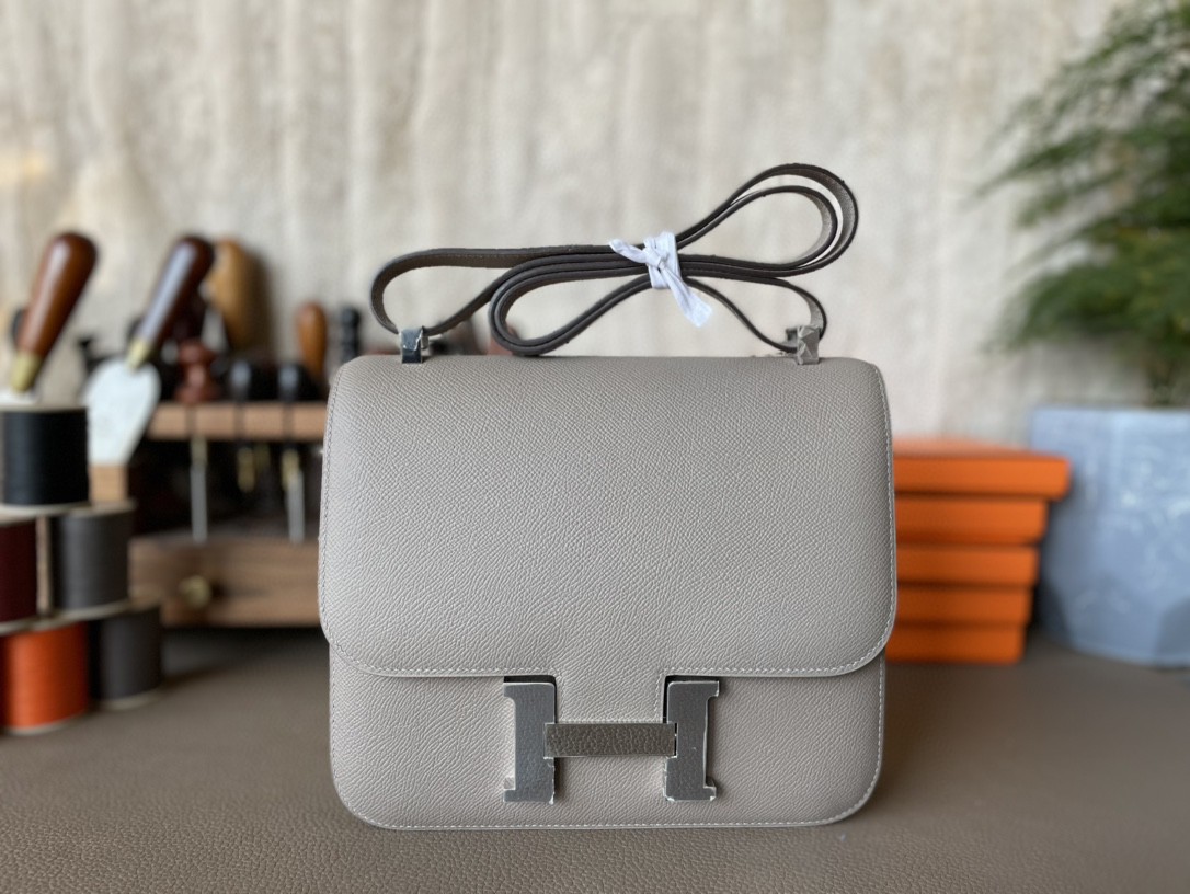 Hermès（爱马仕）Constance 小康 斑鸠灰 Epsom 掌纹皮 银扣 24cm
