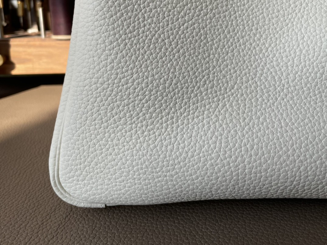 Hermès（爱马仕）Lindy 琳迪包 奶昔白 TC大牛皮 金扣 30cm