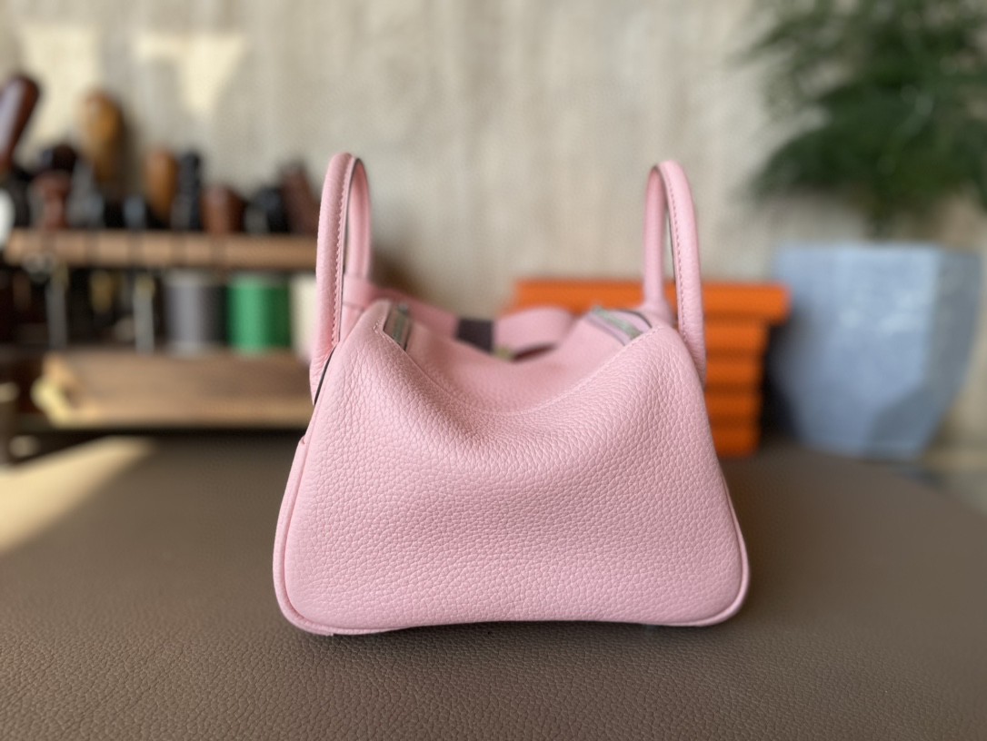 Hermès（爱马仕）Mini lindy 迷你琳迪包 3Q粉 TC大牛皮 银扣 20cm
