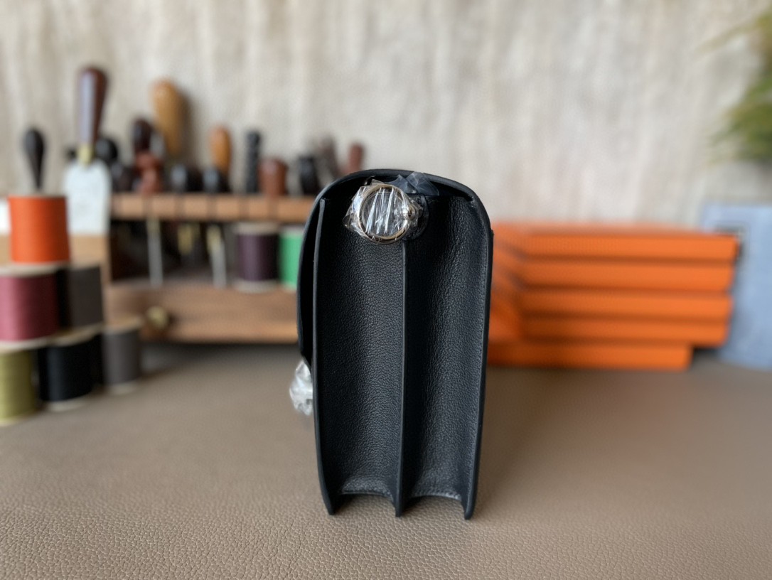 Hermès（爱马仕）Roulis 猪鼻子 黑色 EC皮 银扣 23cm