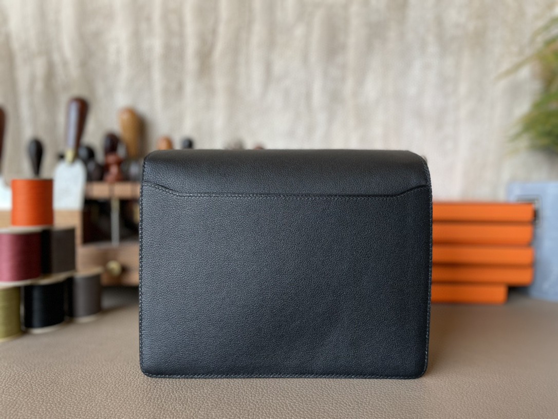 Hermès（爱马仕）Roulis 猪鼻子 黑色 EC皮 银扣 23cm