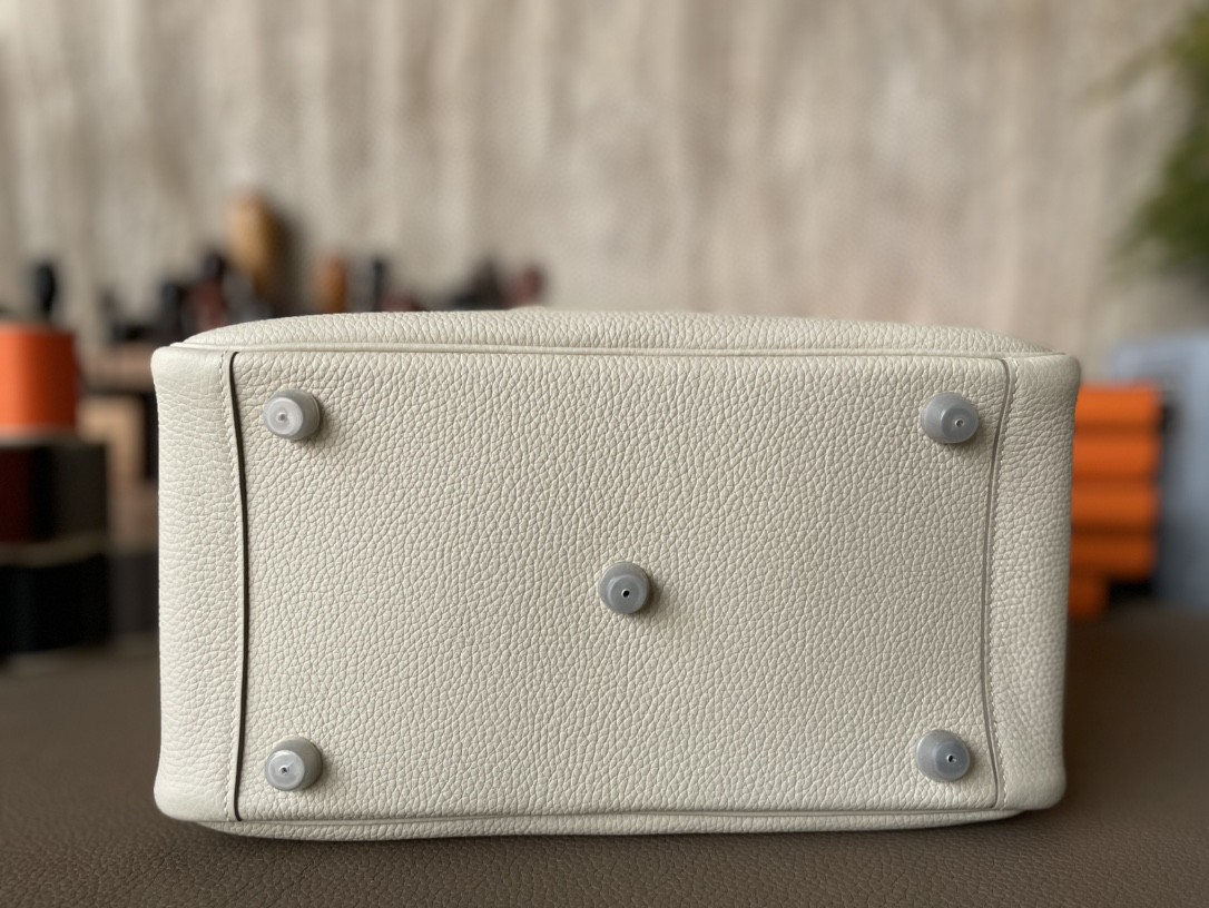 Hermès（爱马仕）Lindy 琳迪包 奶昔白 TOGO 顶级小牛皮 银扣 26cm