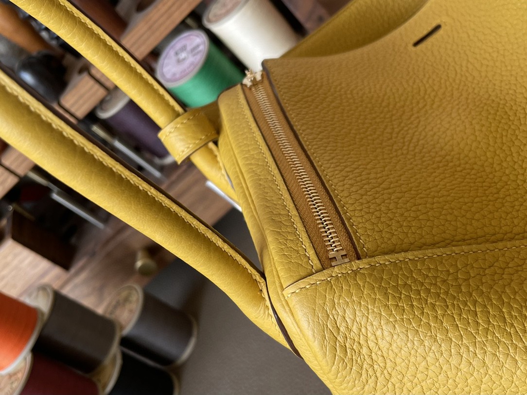 Hermès（爱马仕）Lindy 琳迪包 琥珀黄 TC大牛皮 金扣 26cm